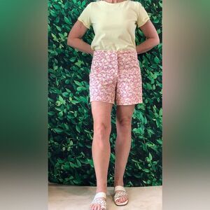 🌸 Ann Taylor Floral Shorts & Cream Tee Set – Shorts Size 6, Top Medium